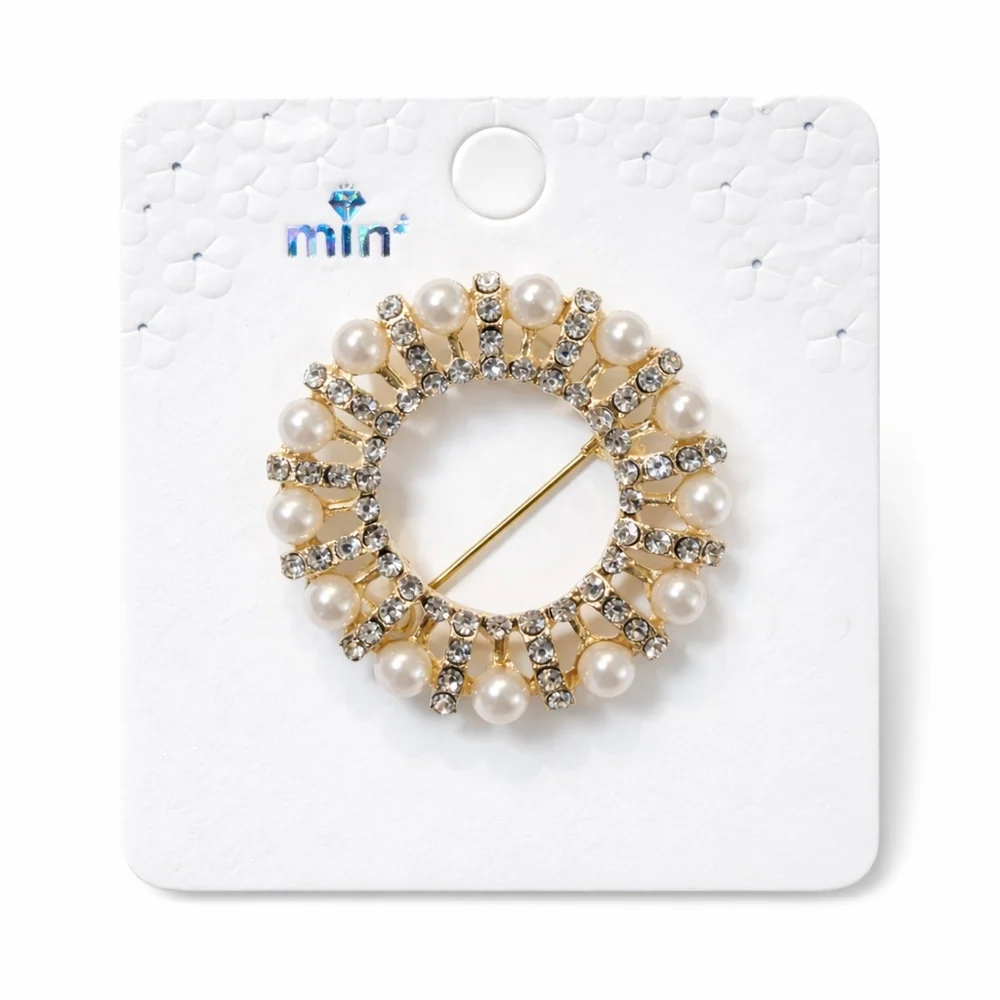 ✨ Elegant Pearl & Crystal Wreath Brooch | Gold-Tone Luxe Statement Pin ✨ - Picture 2 of 2